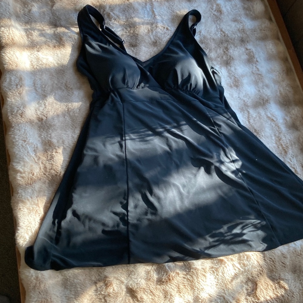 Elegant Black Women's Swimsuit